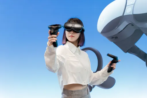 CES發表︱HTC 新頭戴式裝置 輕巧可換電池秒變沉浸式眼鏡