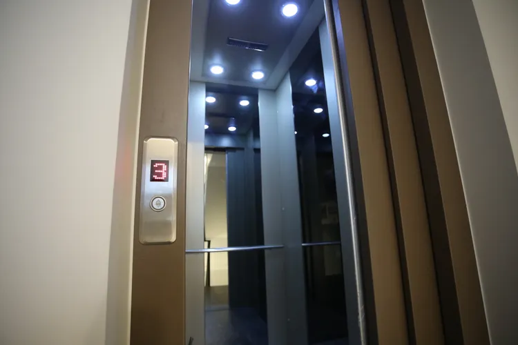 除了閣樓外，電梯可到各樓層。鄭孟晃攝