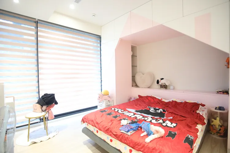 女兒白花油的閨房。鄭孟晃攝