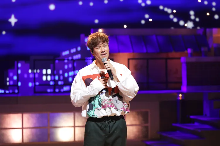 李聖傑演唱《最美的遺憾》， 曾寶儀以「最美的一首歌」來形容這首歌。公視提供