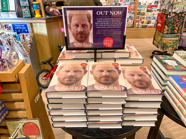 哈利王子的回憶錄首周在英國、美國熱賣。達志