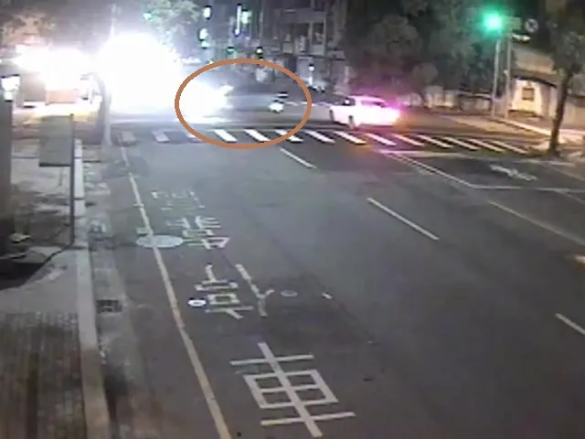 劉男開車闖紅燈撞上2輛機車，造成2死1重傷。民眾提供