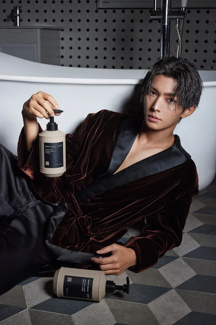 炎亞綸為KLOWER PANDOR沐浴露拍攝的最新形象照。品牌提供