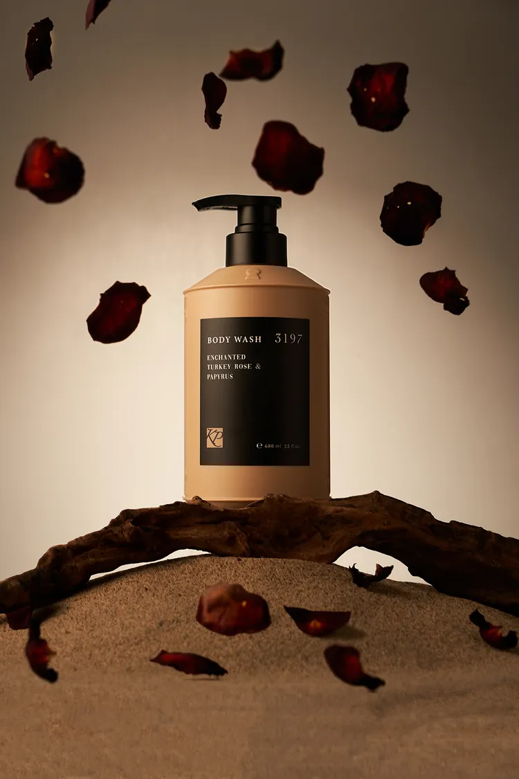 荒野玫瑰香水保濕沐浴露3197，680ml／580元。品牌提供