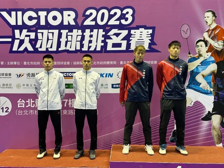 合庫男雙楊博軒（右）、李哲輝（右二）拿下冠軍。黎建忠攝