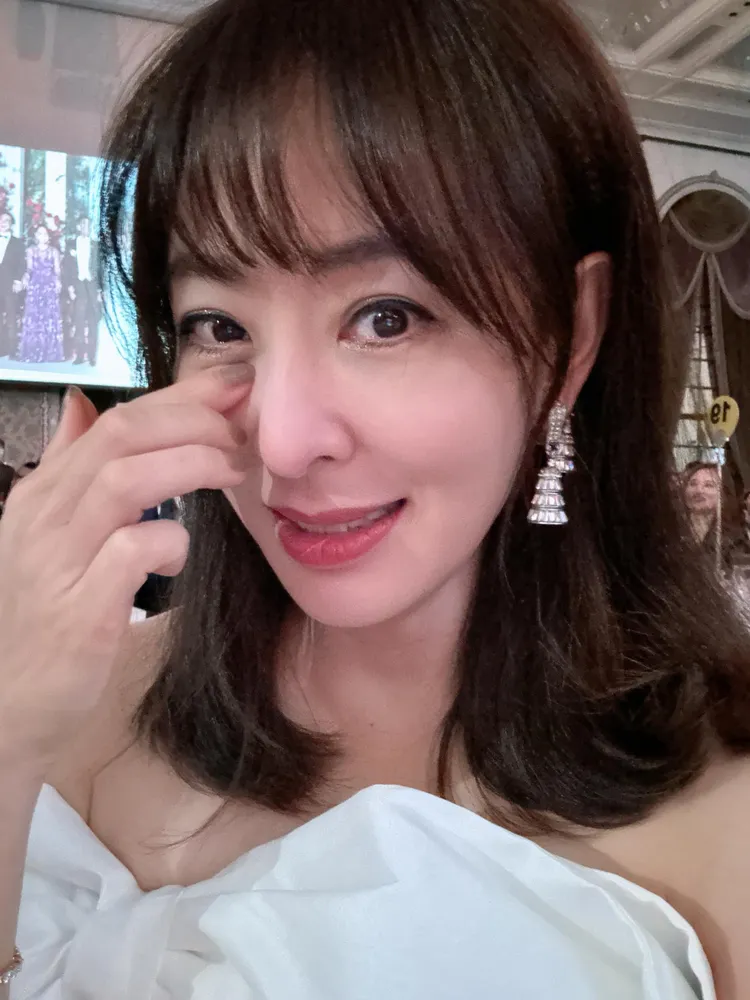 賈永婕在婚禮上有感而發哭了。翻攝自賈永婕臉書