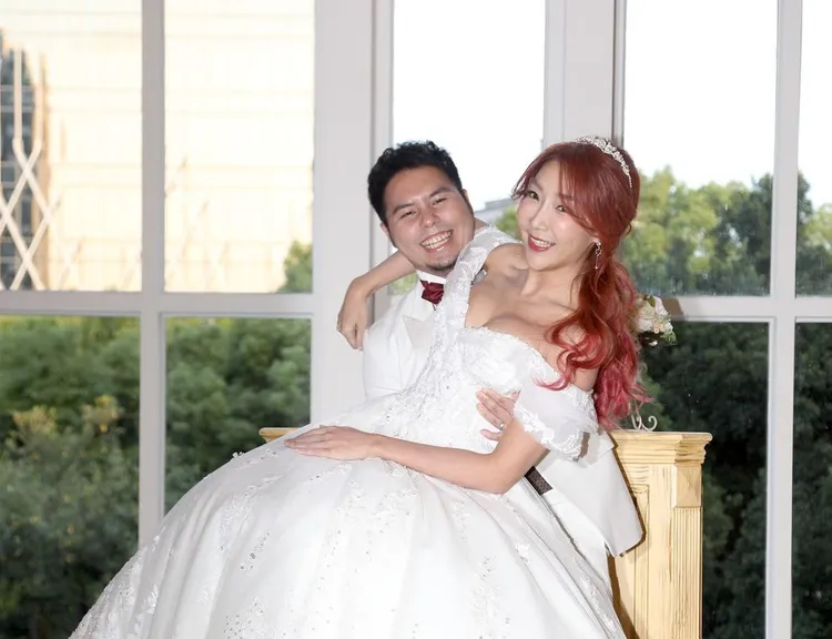 李宓補辦婚宴。資料照片