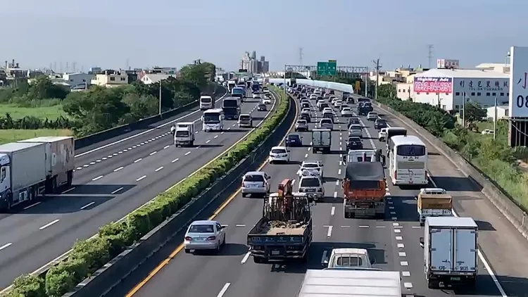 國道一號南下車流，預計下午紓解。資料畫面