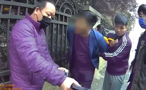 鬧區街頭亮槍恐嚇路人　北市男遭逮頻問「我有犯法嗎？」