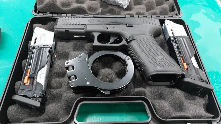 警方起獲作案用槍枝。桃園警分局提供