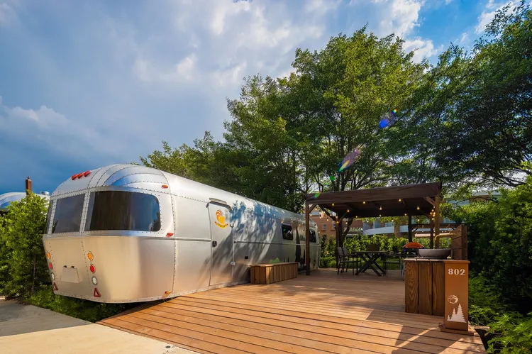 朋趣雲端號露營車。天成集團提供