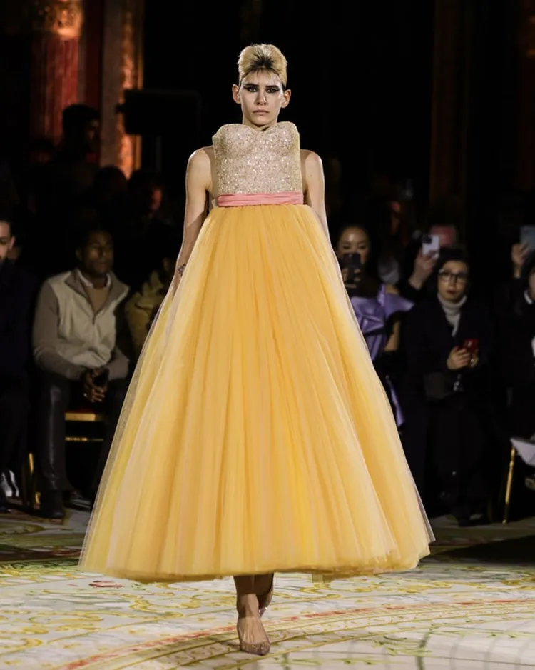 Viktor&Rolf 2023春夏高訂系列。翻攝viktorandrolf IG