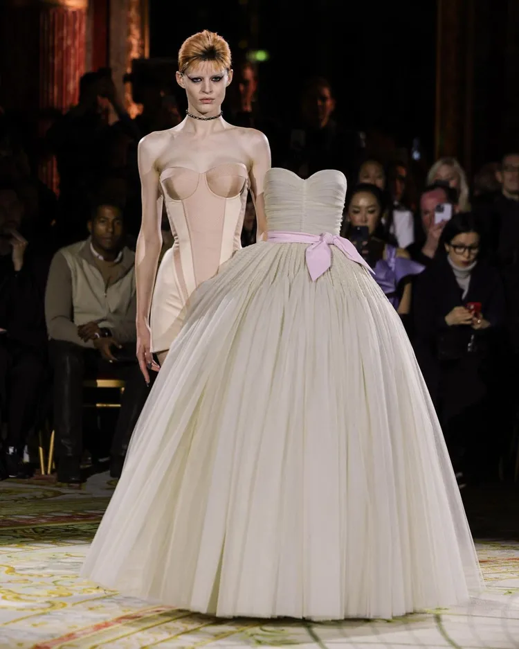 Viktor&Rolf 2023春夏高訂系列。翻攝viktorandrolf IG