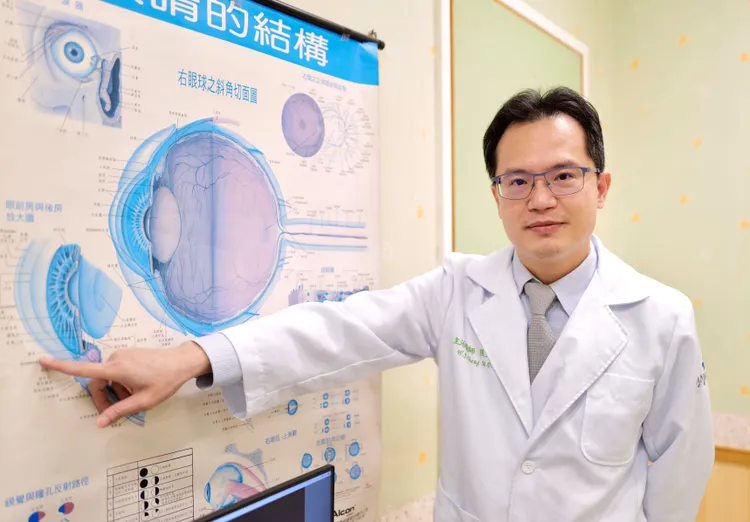 張文瑞強調避免熬夜追劇和打牌。聯新醫院提供