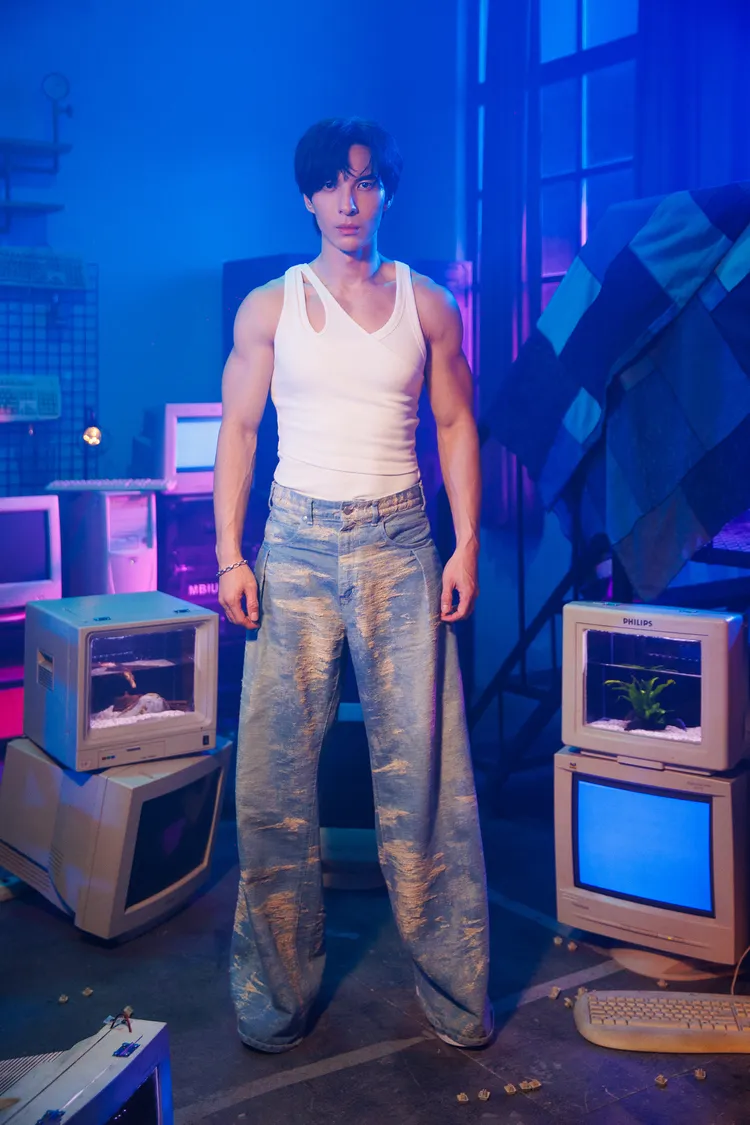 陳勢安新歌MV考驗演技與核心肌群。索尼提供