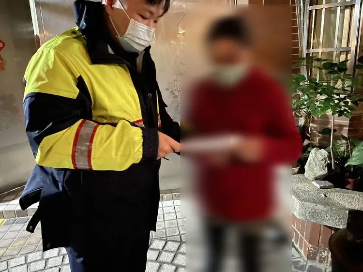 警方關懷。蘆竹警分局提供