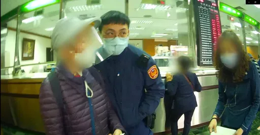 「假女兒」悲情電話求助　中和警幫查證阻老婦匯68萬