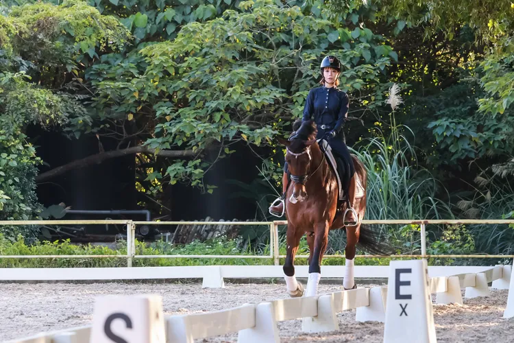 斯容騎馬英姿。趙世平攝