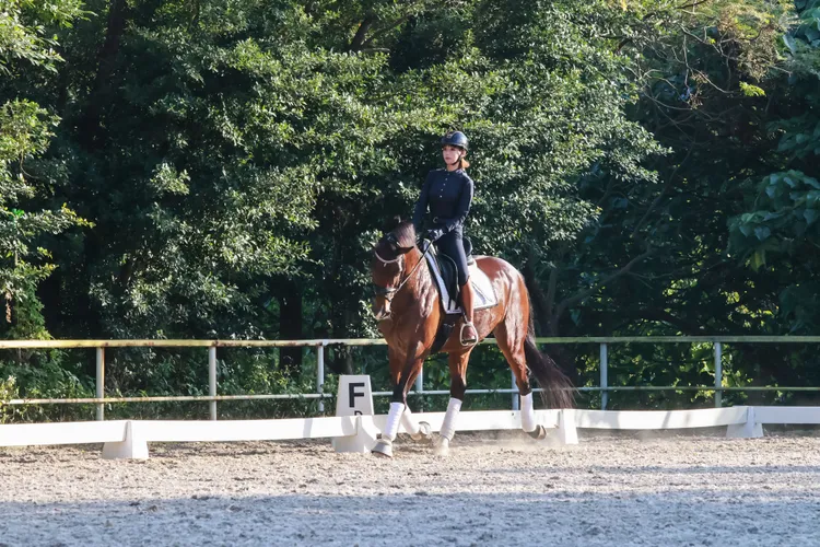 斯容勤練馬術，希望有天能獲獎，讓自己有成就感。趙世平攝