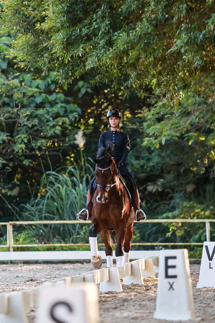 斯容表示練馬術像跳舞，協調性很重要。趙世平攝