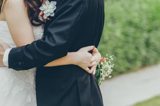 哥哥有未婚妻卻不結婚「竟是為了復仇」！ 網得知真相紛勸他：別多嘴