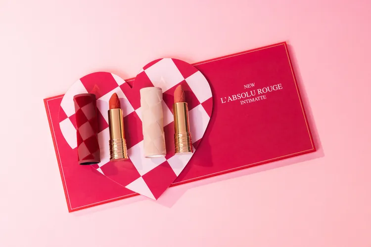 蘭蔻絕對完美柔霧唇膏2023情人節限定版，各1480元。品牌提供