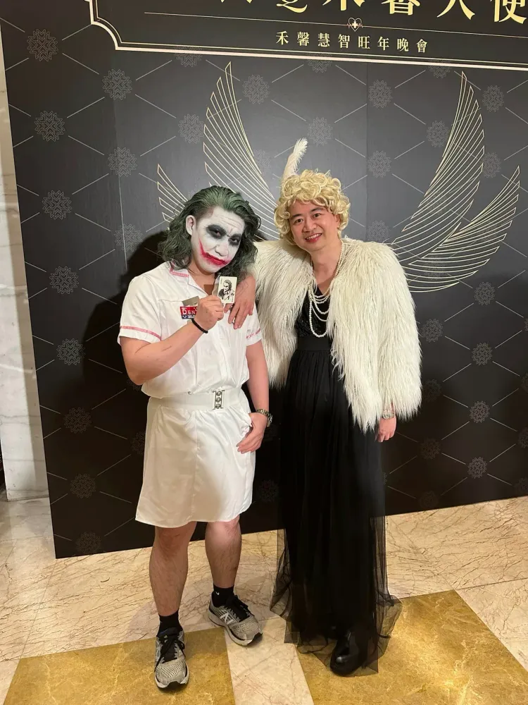 史書華也有分享蘇怡寧的女裝打扮。引自史書華臉書