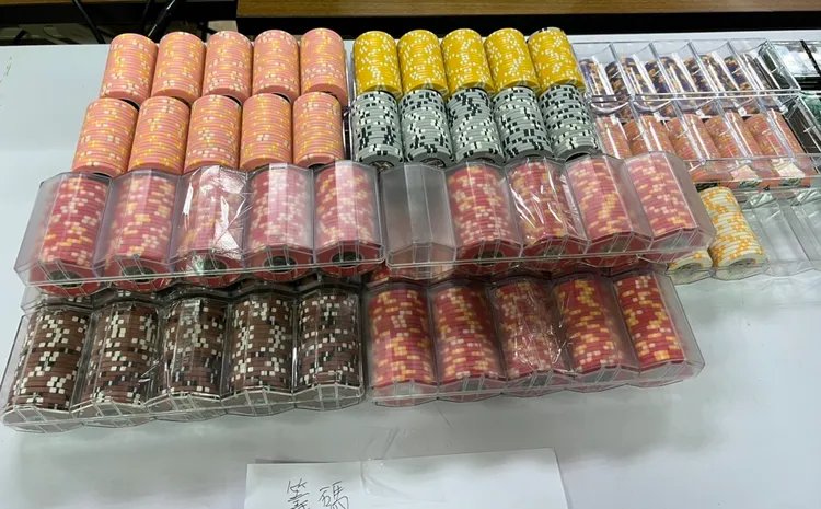 警方查扣的證物。翻攝畫面