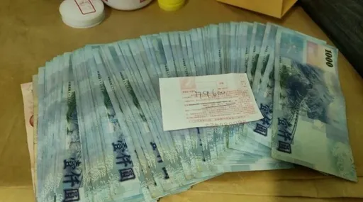 刮刮樂中10萬!她當場換到現金了 網解答:中百萬也能直接換