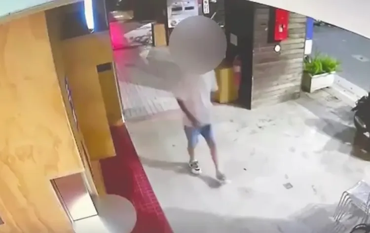 監視器拍下許男身影。翻攝畫面