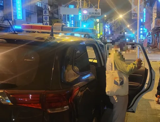 翁從台南搭車到屏東「沒印象」 家人神物把他領回來