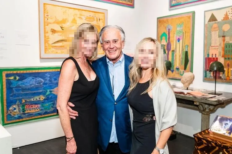 畫廊老闆葛溫（中）是上流社會階層，往來的都是名媛淑女呢！翻攝畫廊網站