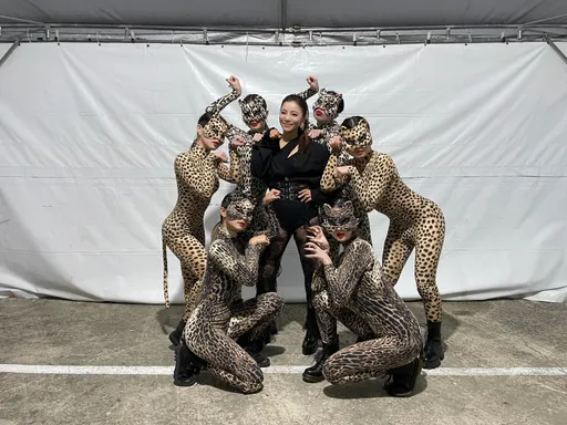 丁噹桃園跨年足蹬10公分高跟鞋 6位性感貓女郎助陣