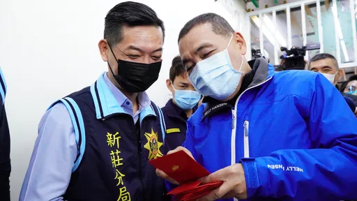 春節不打烊！強力維護治安與交通　侯友宜赴新莊分局慰勉留守警員