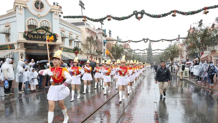 北一女樂儀旗隊今赴加州迪士尼演出。北一女提供