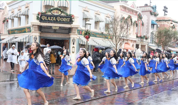 北一女樂儀旗隊今赴加州迪士尼演出。北一女提供