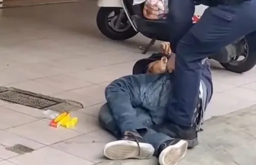 桃園男鬧區騎樓吸食強力膠 不時狂笑和搖頭嚇壞民眾