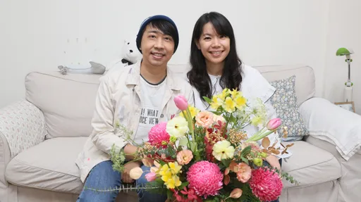 「深白色」端端挽住歲月流光 牡丹菊插花富貴賀年