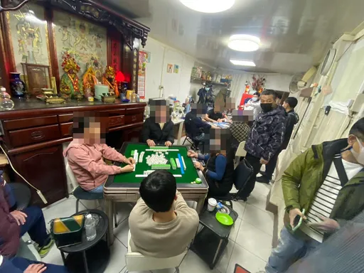 網揪麻將100/30　泡麵飲料暢飲還有WiFi！這群賭徒慘了