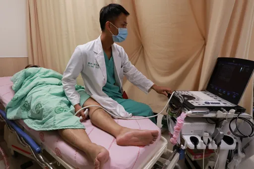 台中男腳腫到塞不進褲子 原因曝光!打通「任督二脈」解決了