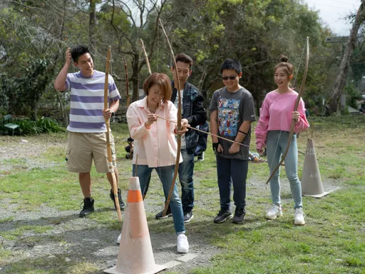 李翊君克服紫外线过敏症 捧场郭子乾导游