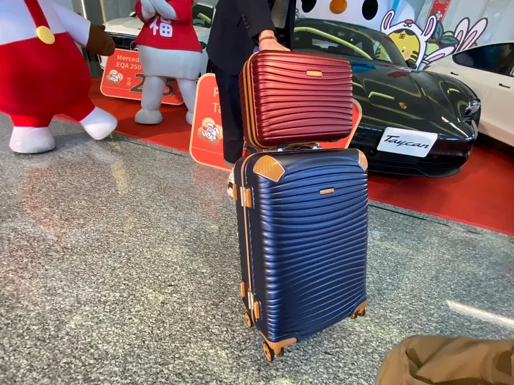 周子瑜同款行李箱。資料照片，陳怡文攝