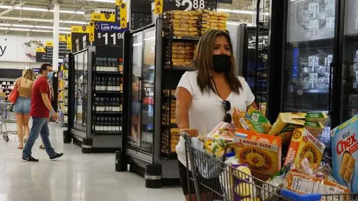 拜登害的?通膨及升息雙重打擊 美國人家庭平均收少這麼多