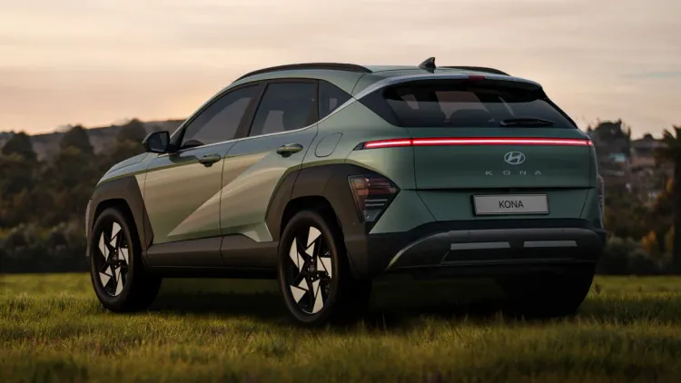 Kona Hybrid主要以1.6升四缸自然進氣引擎為主，並配上電動馬達及6速自排變速箱。原廠照片