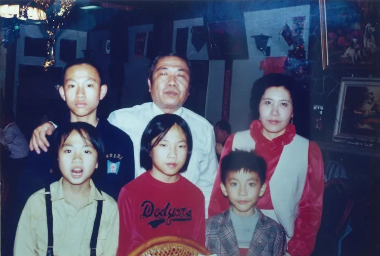 張祐銘是家中長子，有1個弟弟、2個妹妹，俗話說長兄如父，他一直盡力照顧家人。張碩文提供