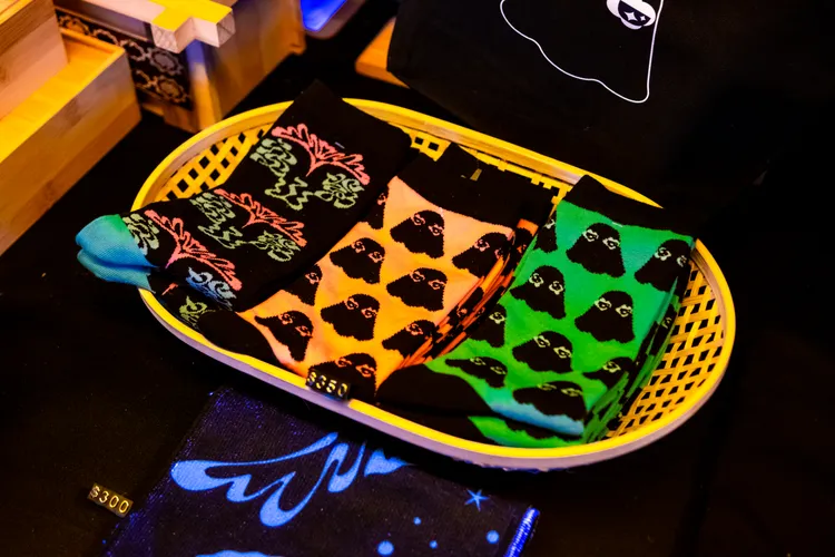 別具特色的襪子也是搶手貨。文化局提供