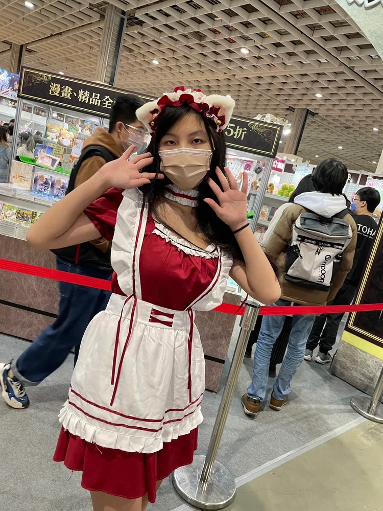 比起購物，林小姐對於角色扮演者更為有興趣。彭欣偉攝