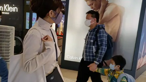 吳夢夢「激凸無罩搭地鐵」影片曝光 霸氣回擊影響市容罵聲