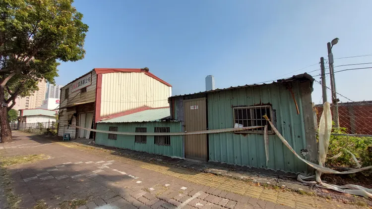 「拉瓦克部落」目前住戶剩不多。凃建豐攝