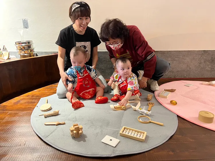 抓周典禮很有意思，娃娃哭不停。趙大智攝